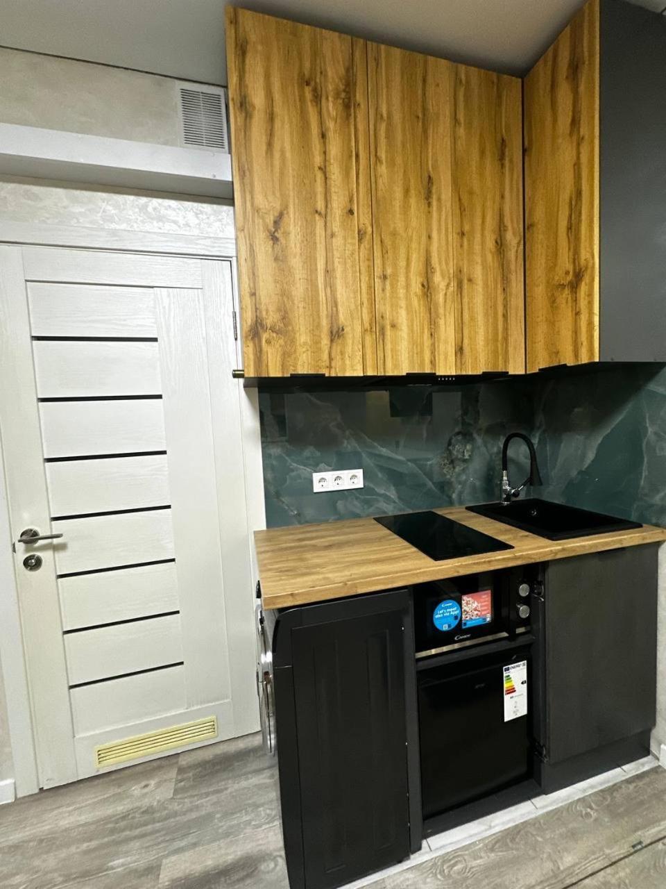 Апартаменти В Центрі Львова !!! Exteriör bild